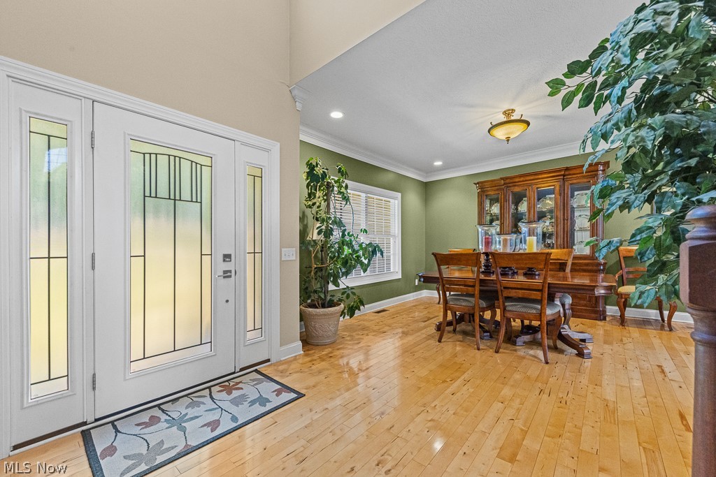 2820 Ashwood Drive Property Photo 4