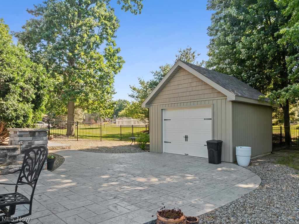 2820 Ashwood Drive Property Photo 45