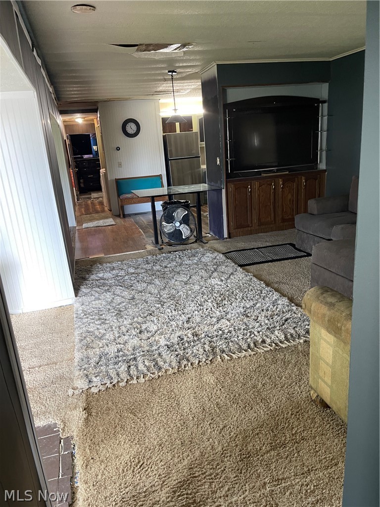 6411 Amanda Lane Property Photo 5