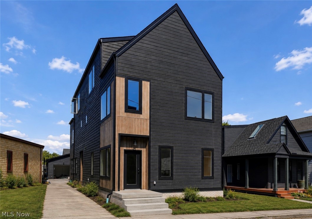 1348 W 78th Street Property Photo 1