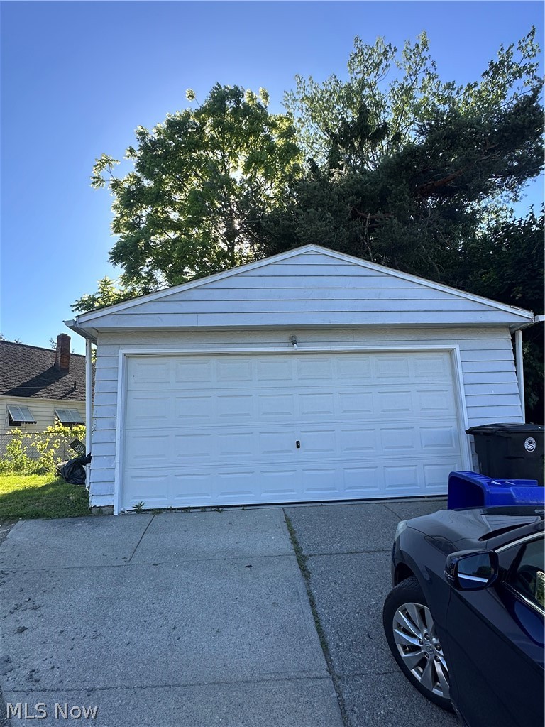 12025 East Boulevard Property Photo 3