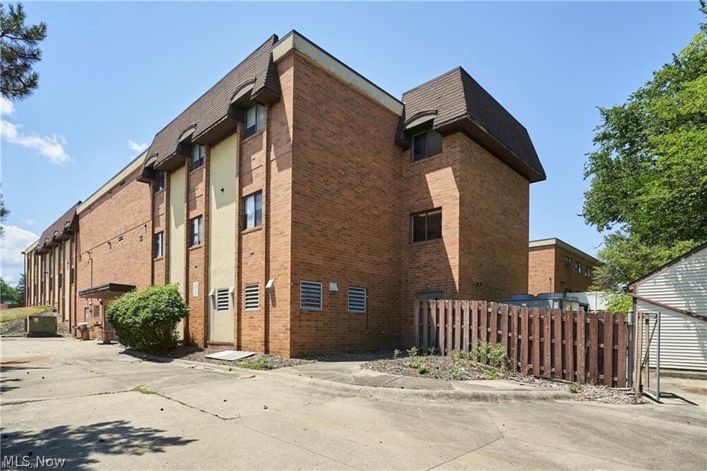 16231 Broadway Avenue Property Photo 9