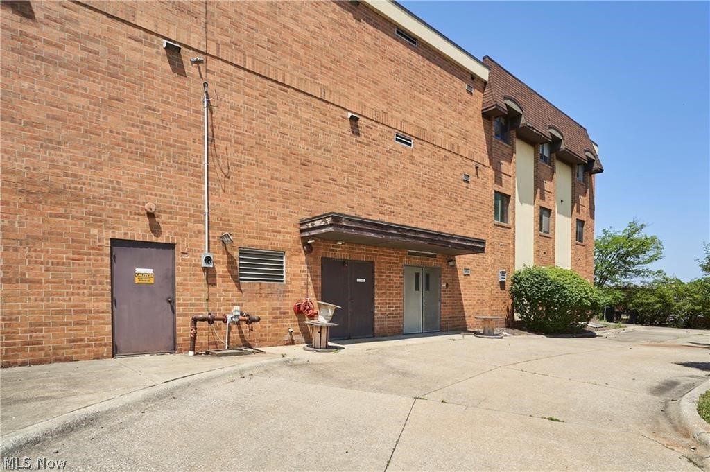16231 Broadway Avenue Property Photo 10