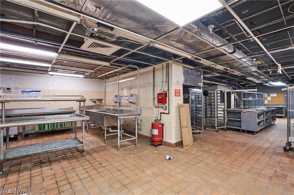 16231 Broadway Avenue Property Photo 27