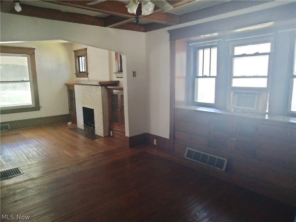 949 W Exchange Street Property Photo 5