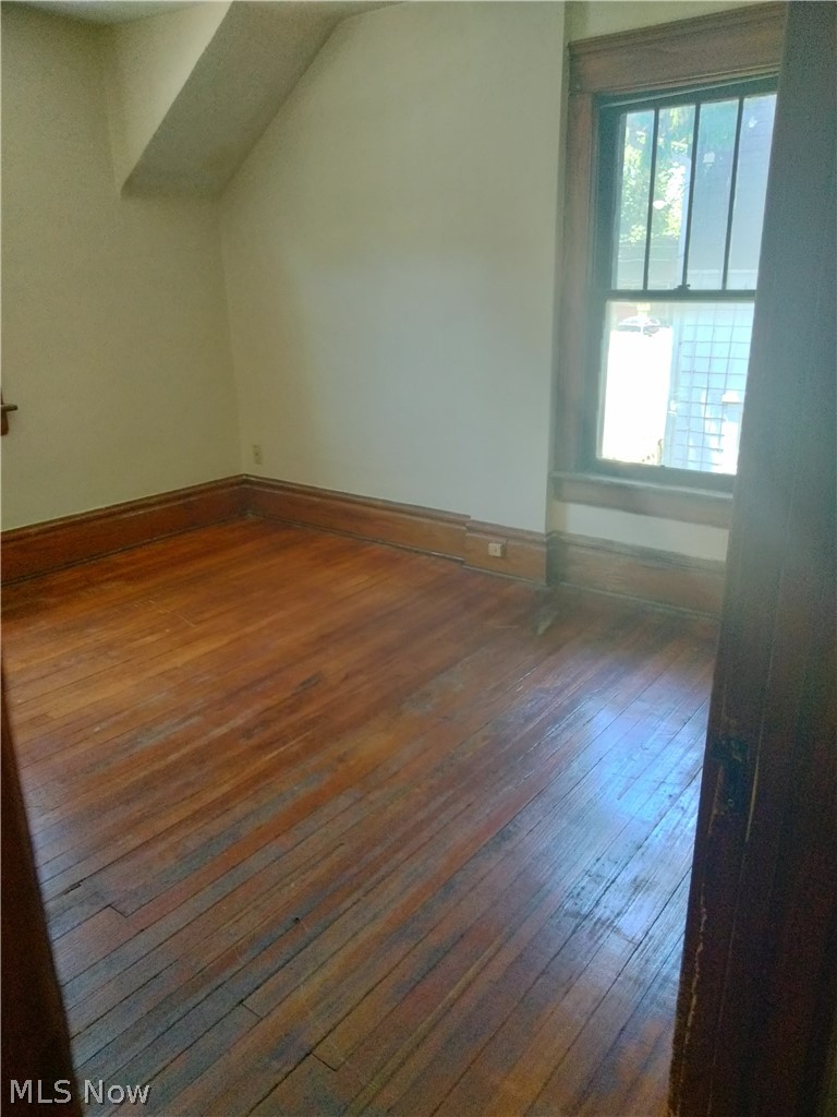 949 W Exchange Street Property Photo 8