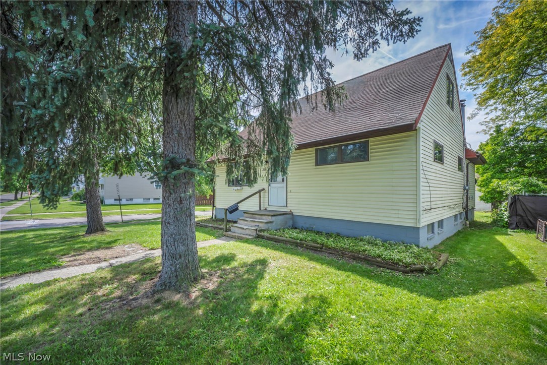 297 Paul Street Property Photo 3