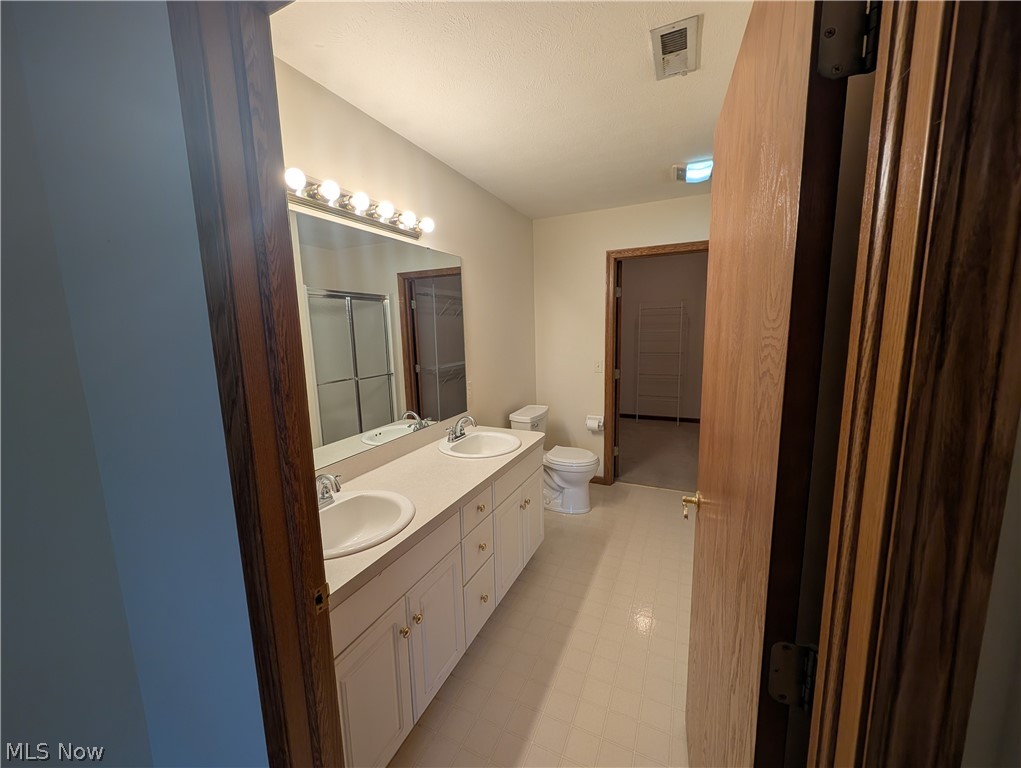 202 Greenbriar Lane Property Photo 15