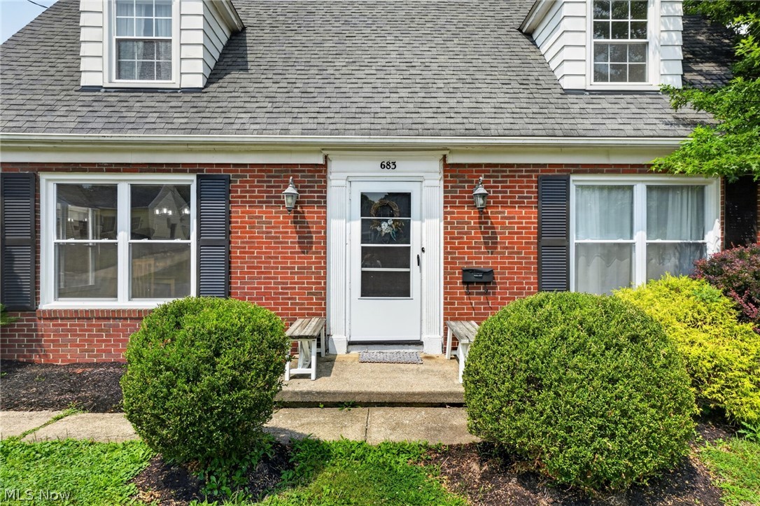 683 E Ford Avenue Property Photo 3