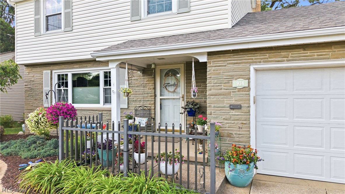 934 Larkridge Avenue Property Photo 4