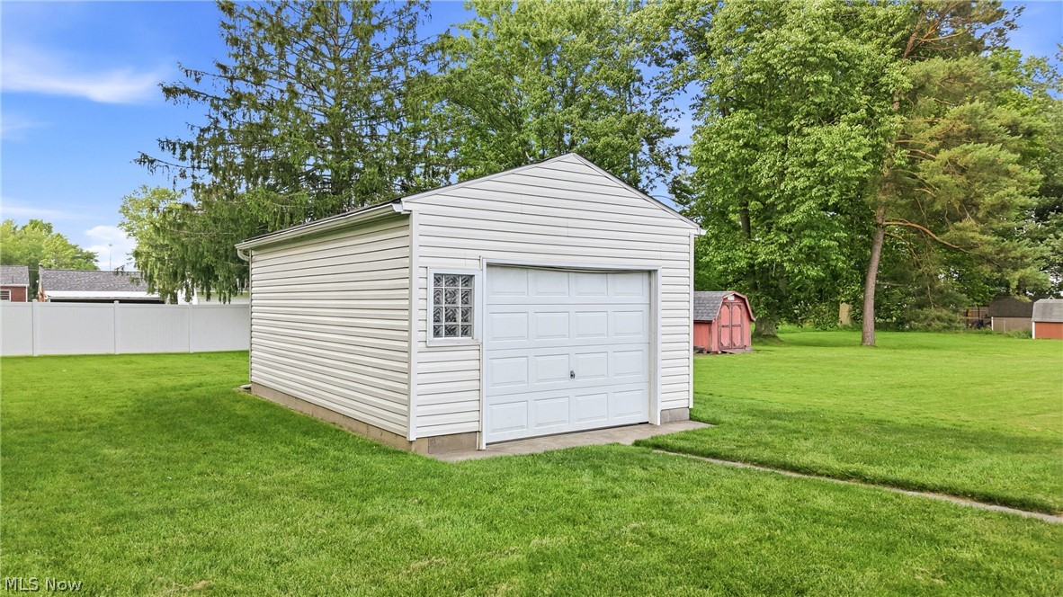 934 Larkridge Avenue Property Photo 41