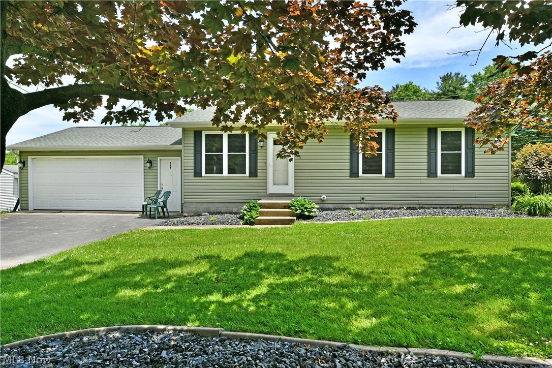 754 Warner Road Ne Property Photo 1