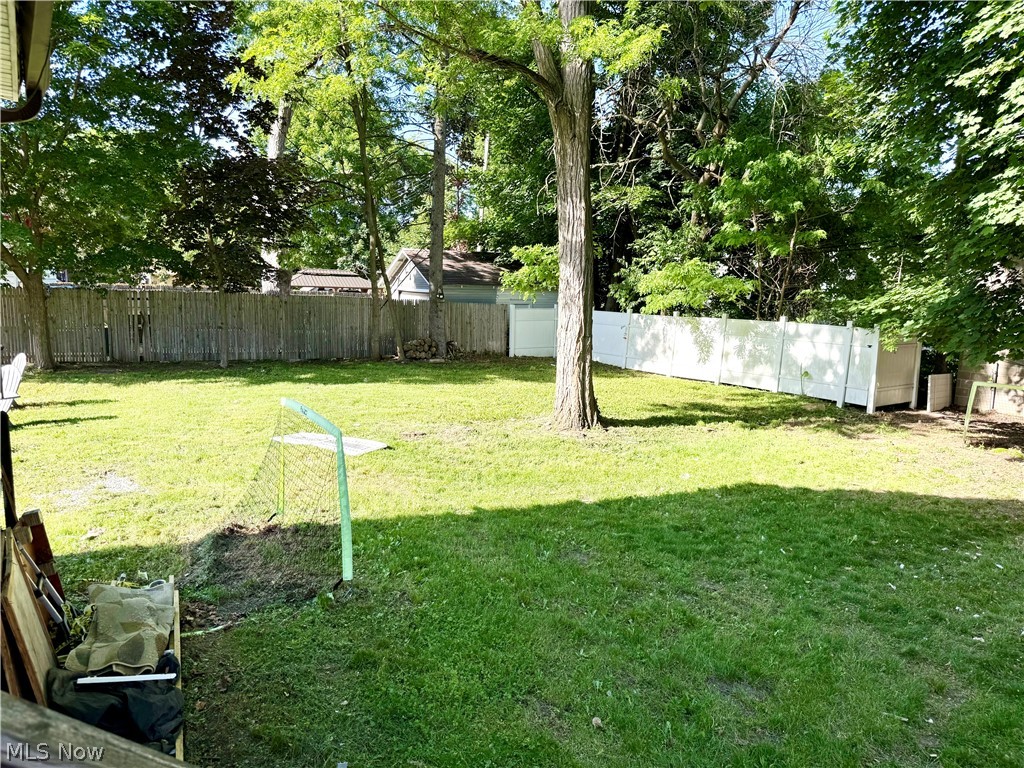 869 Berwin Street Property Photo 4
