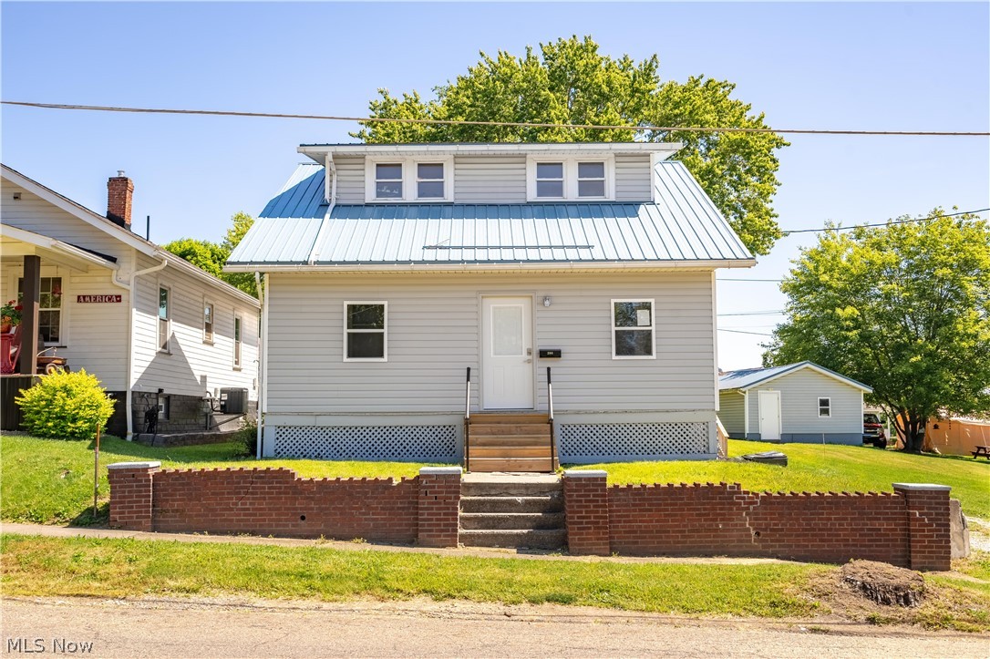 286 5th Street Nw Property Photo 1