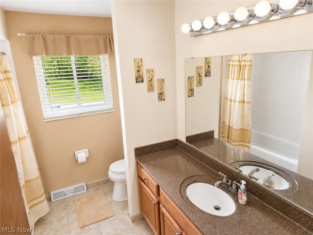 14598 S Gateway Drive Property Photo 8