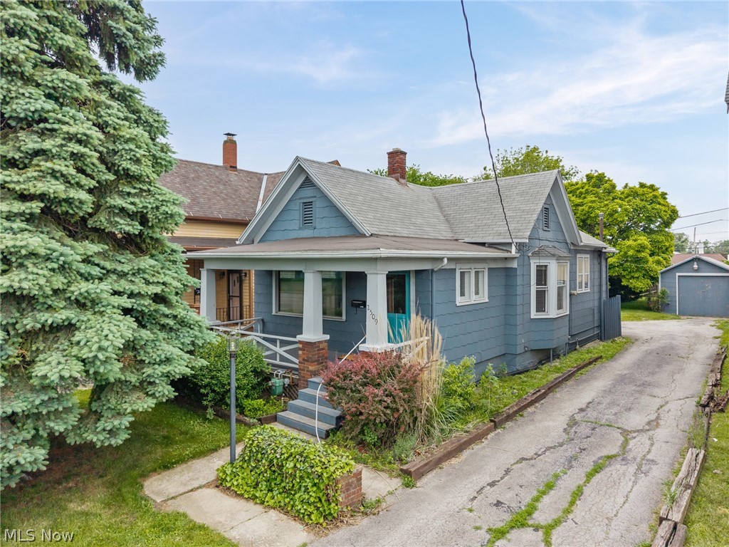 2509 Columbus Avenue Property Photo 1