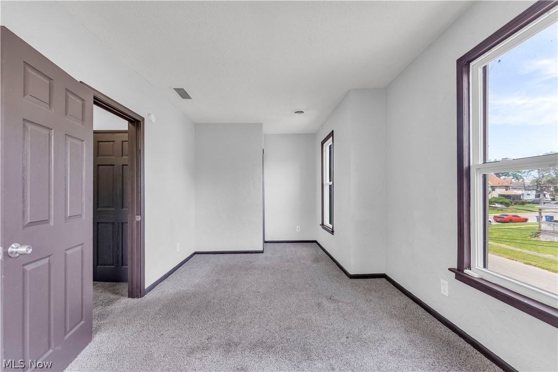 812 Lovett Place Up Property Photo 11