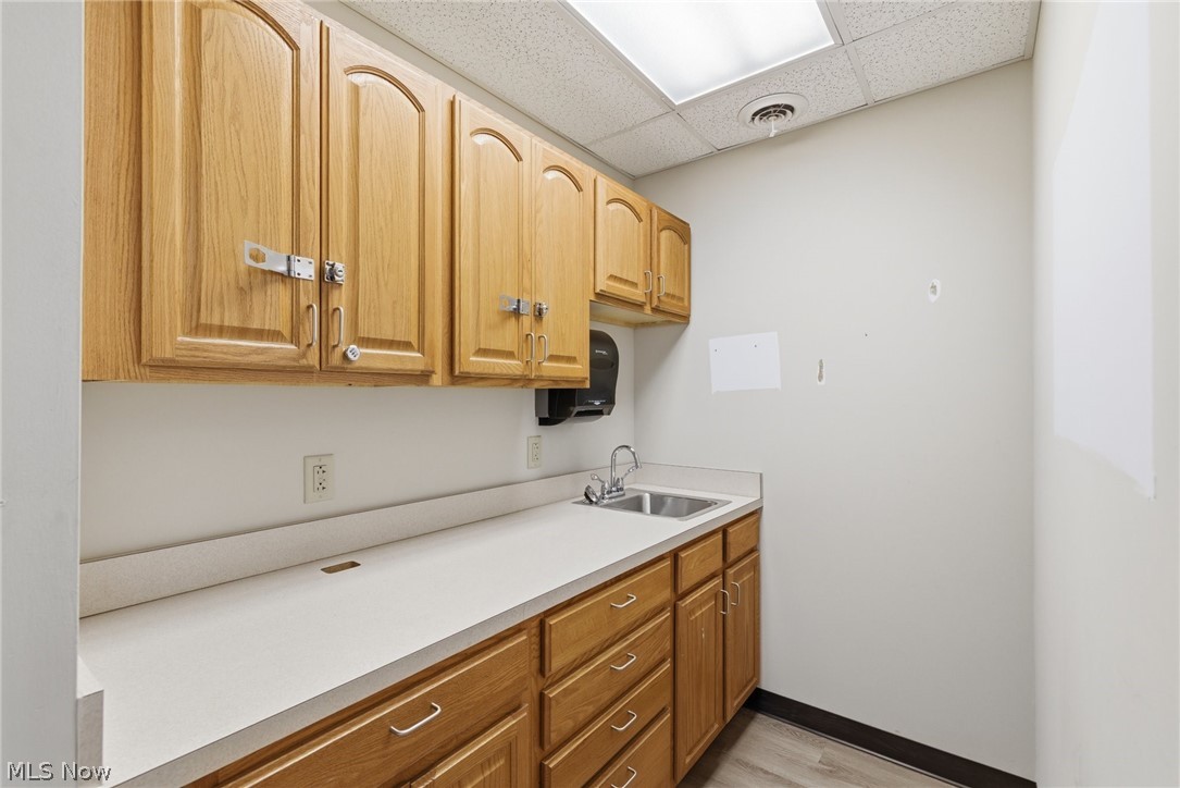 1221 S Trimble Road Property Photo 13