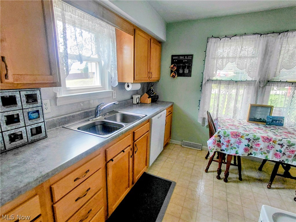 242 Cedar Road Property Photo 10