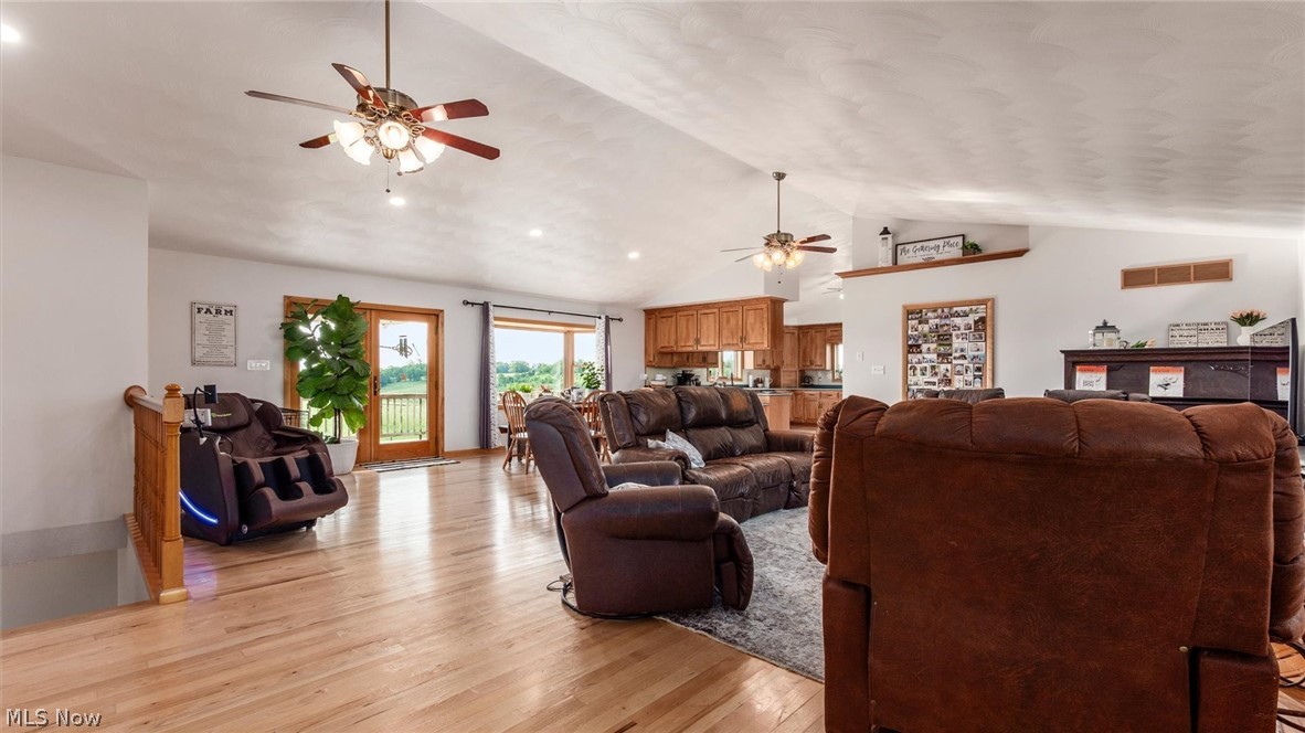 10550 Amish Ridge Road Property Photo 4