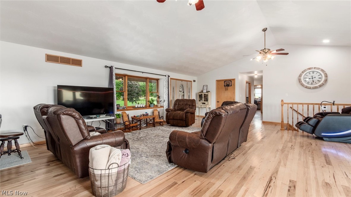 10550 Amish Ridge Road Property Photo 9