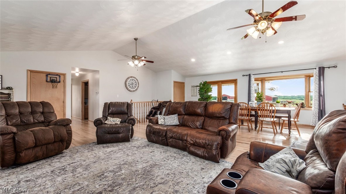 10550 Amish Ridge Road Property Photo 11