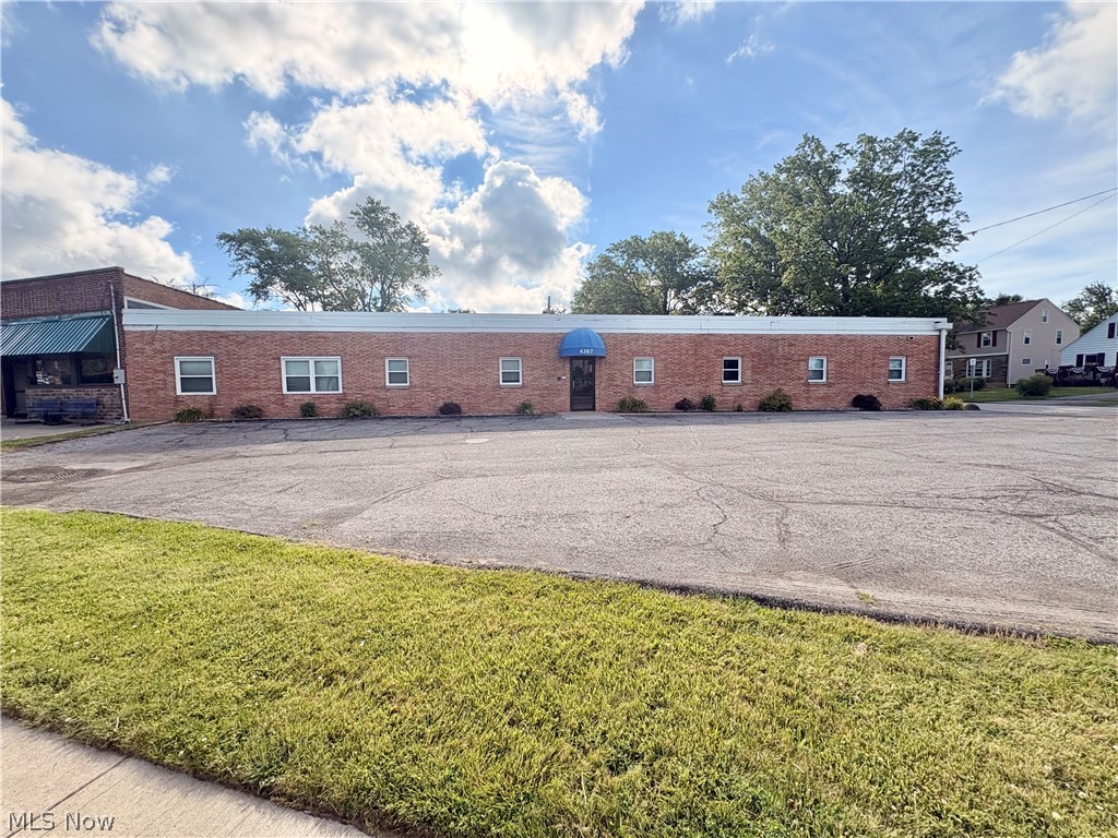 4367 Rocky River Drive