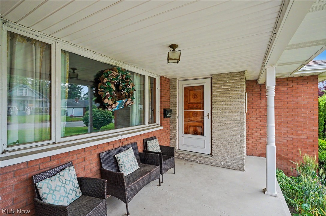 577 Geneva Avenue Property Photo 3