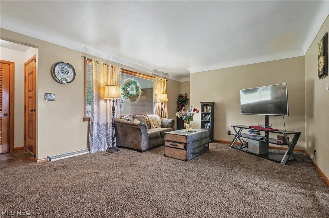 577 Geneva Avenue Property Photo 15