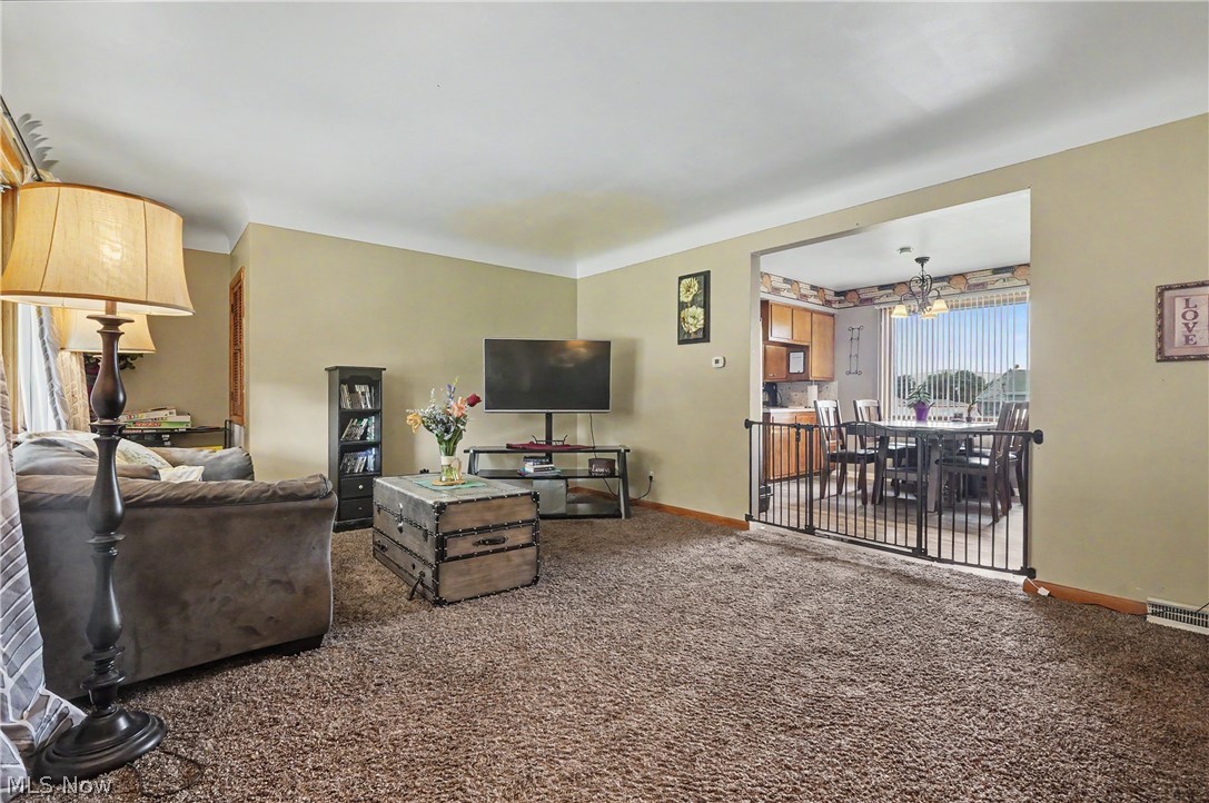 577 Geneva Avenue Property Photo 16