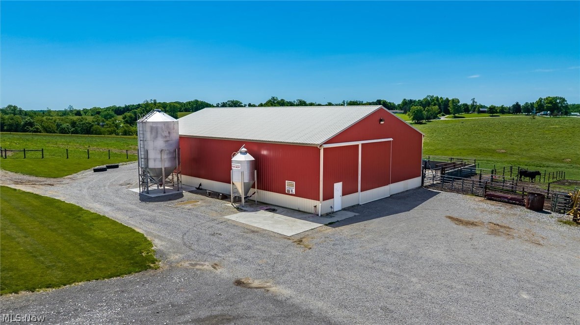 10550 Amish Ridge Road Property Photo 1