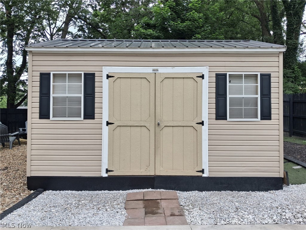 718 Easter Avenue Property Photo 8