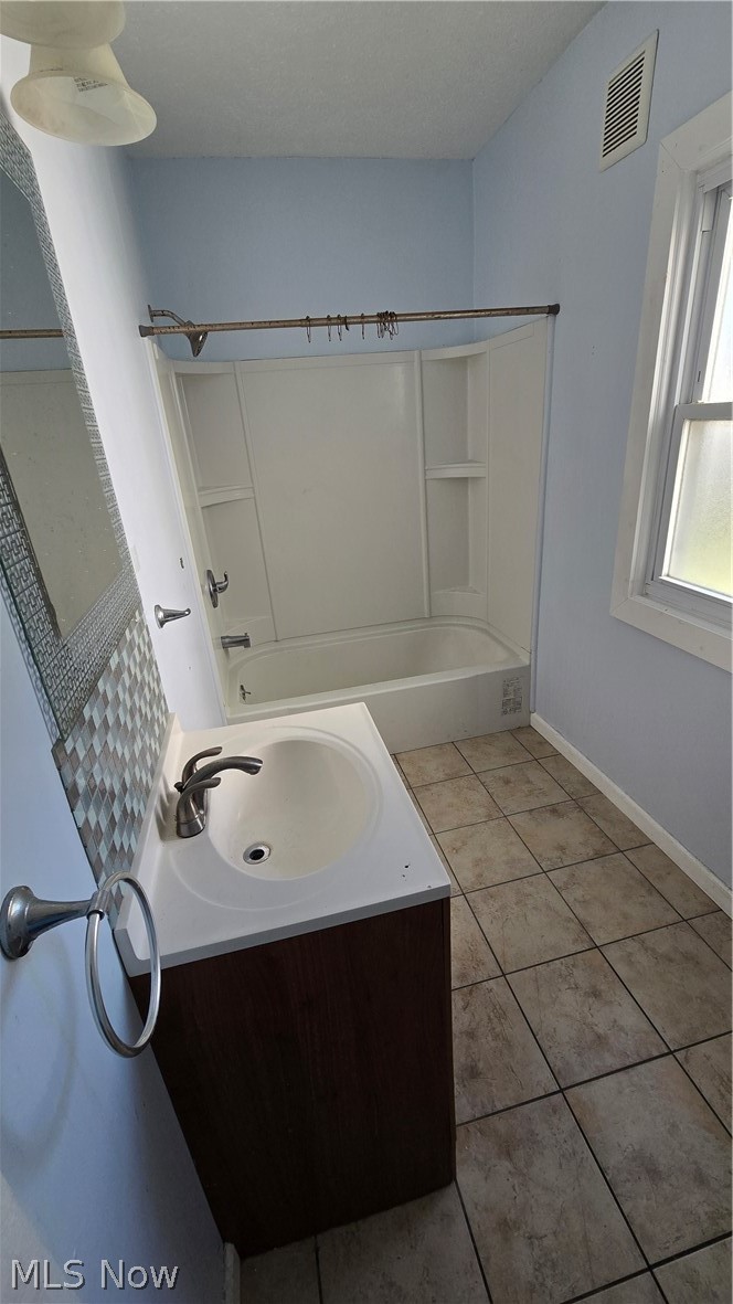 19600 Ormiston Avenue Property Photo 6