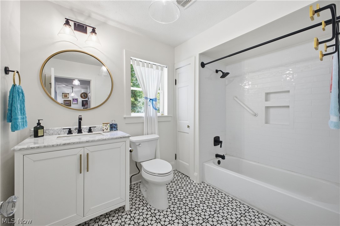 12 Riverside Drive Property Photo 25