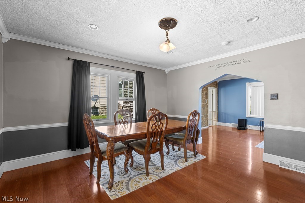 3813 Collins Way Property Photo 10