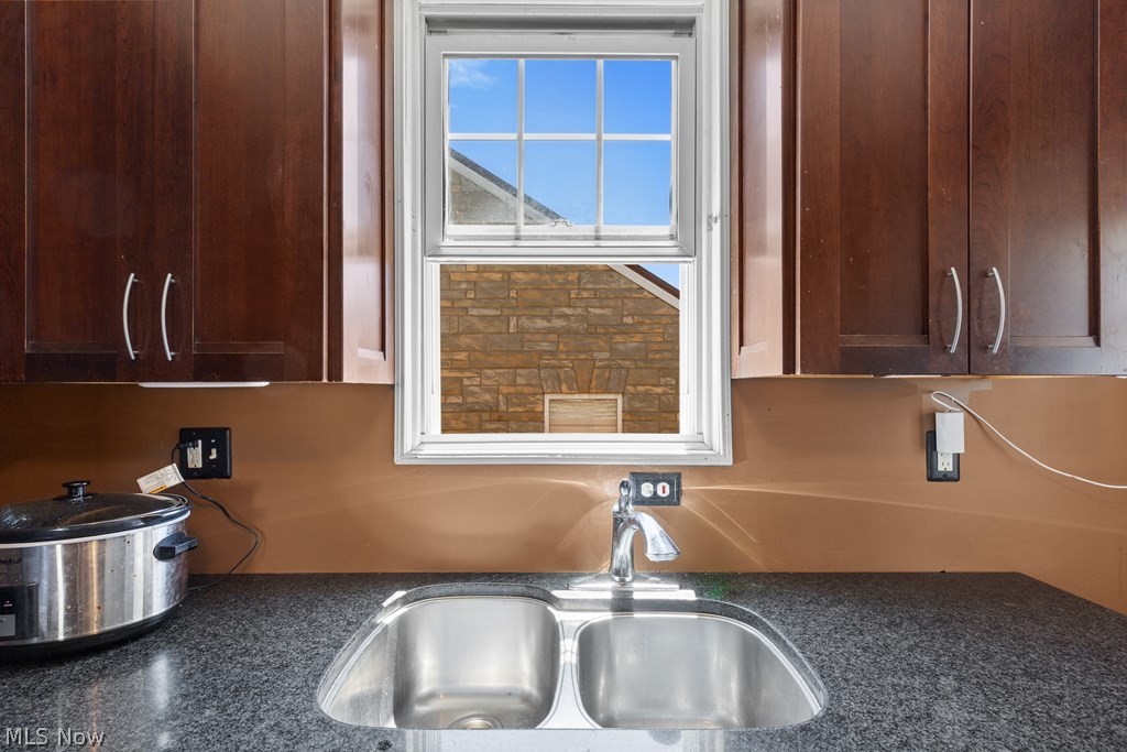 3813 Collins Way Property Photo 15