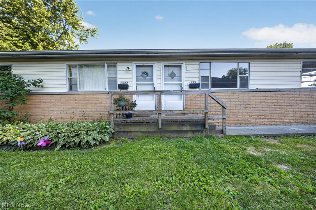 1095 Saint Michaels Avenue Property Photo 1