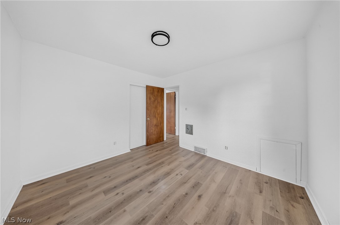 1095 Saint Michaels Avenue Property Photo 14