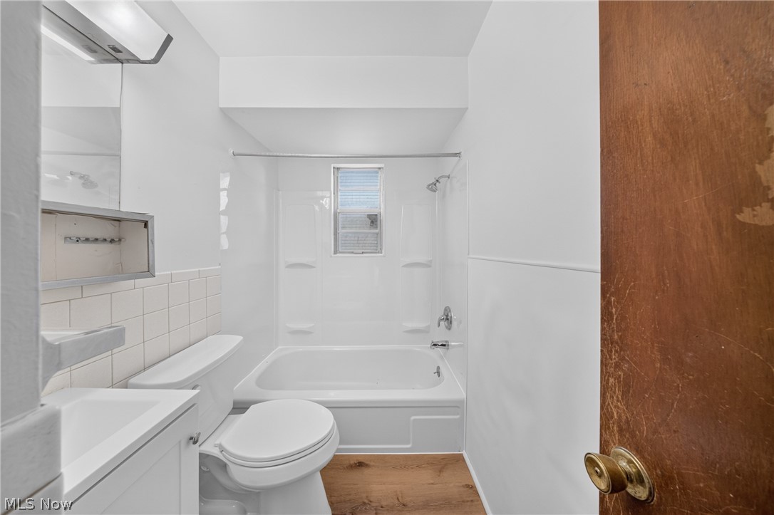 1095 Saint Michaels Avenue Property Photo 15