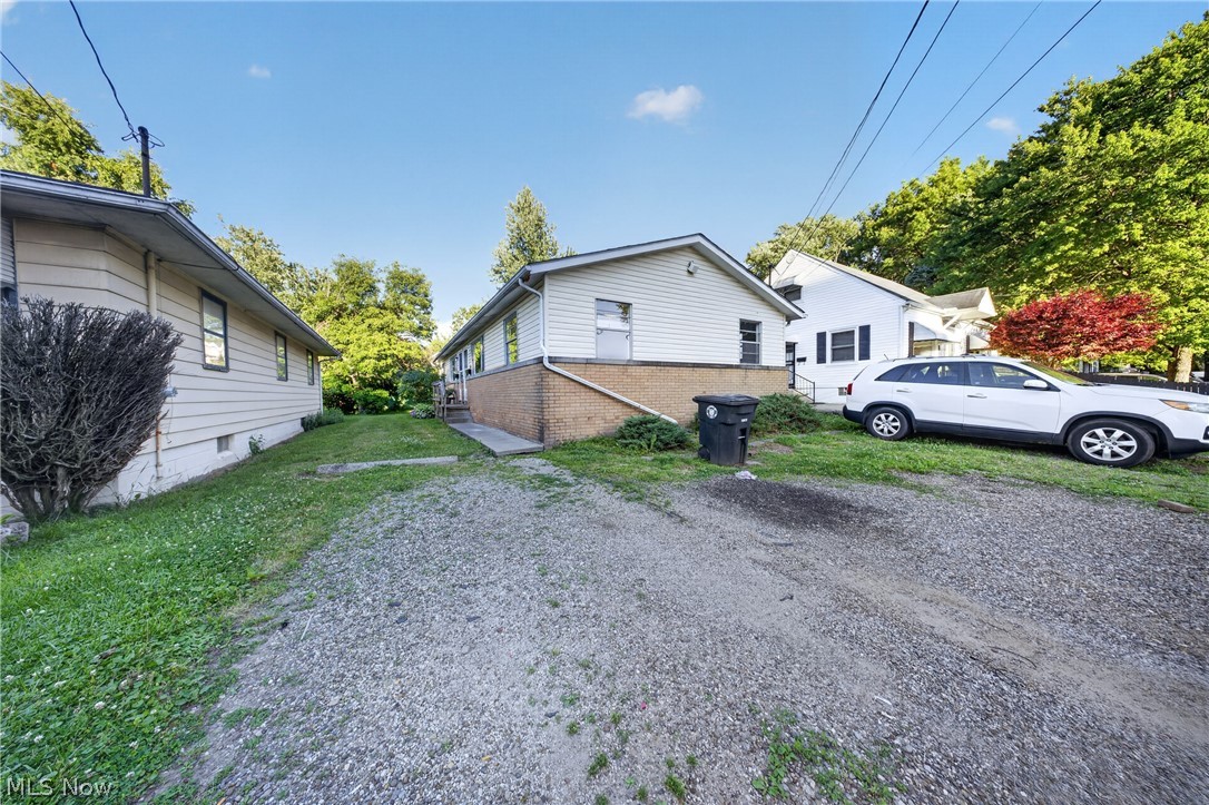 1095 Saint Michaels Avenue Property Photo 20