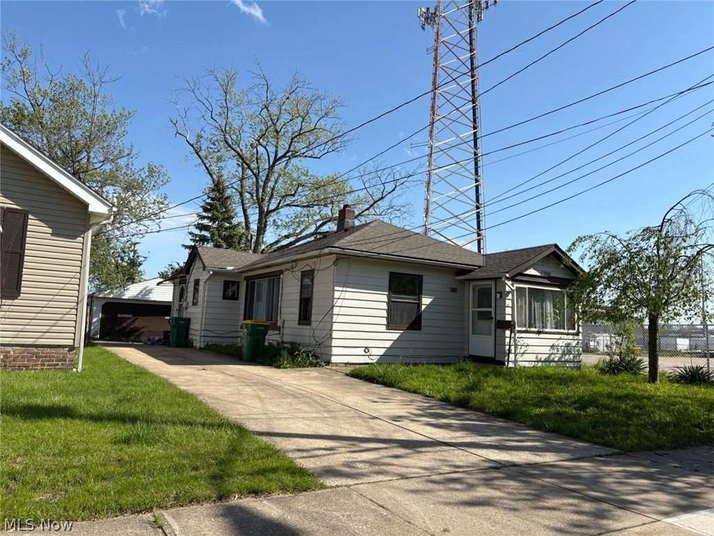 5733 Longwood Avenue Property Photo 1