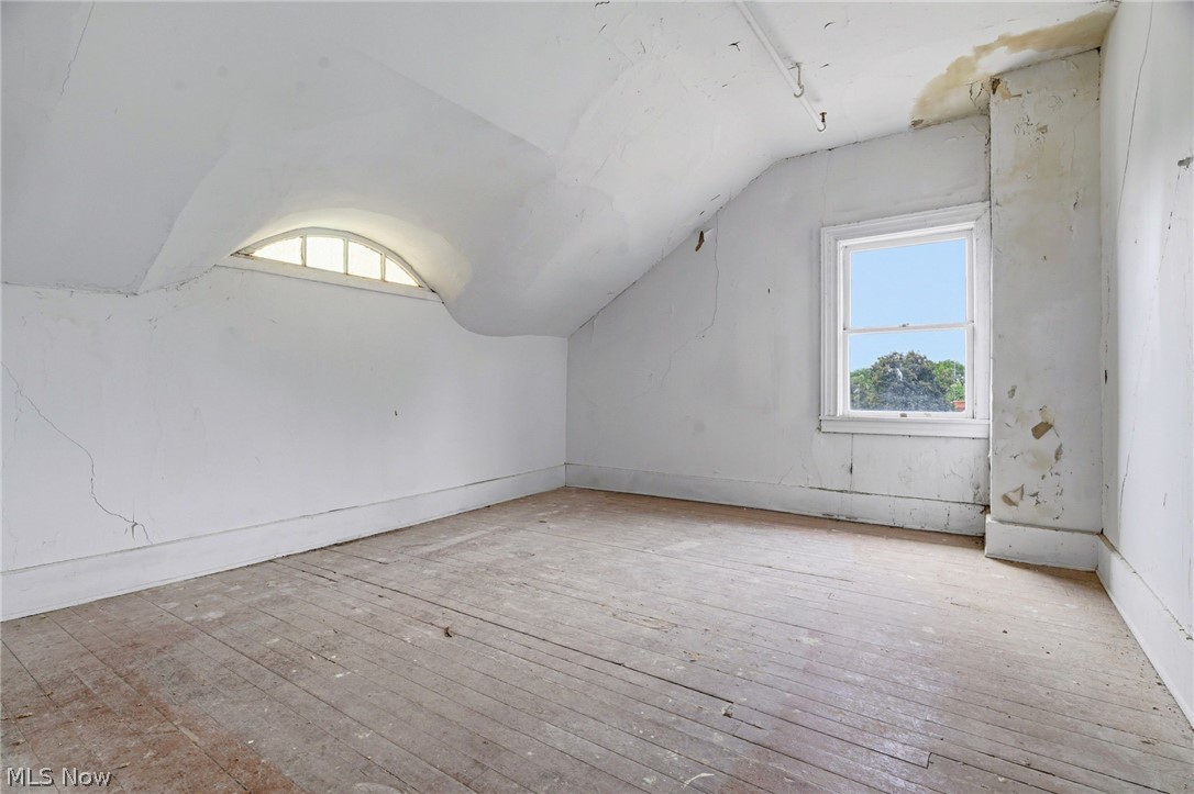 1435 Market Avenue N Property Photo 33