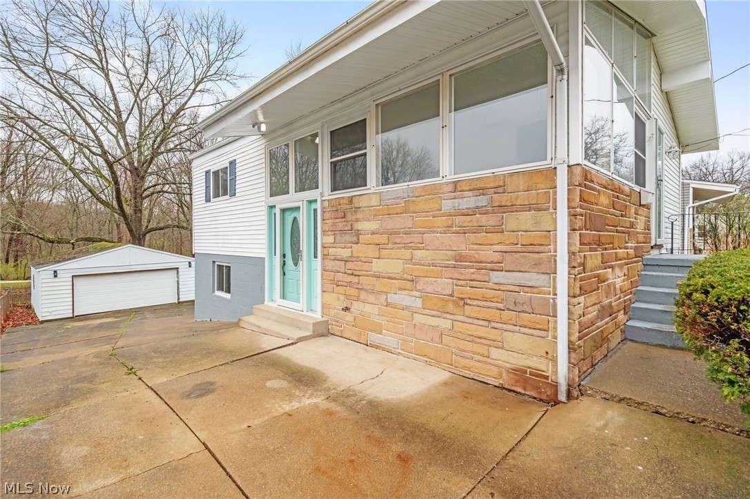 1332 Carnegie Avenue Property Photo 3
