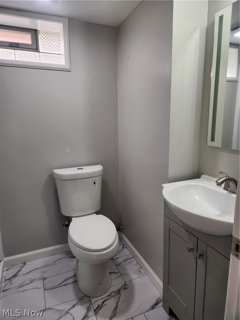 19411 Parkmount Avenue Property Photo 15