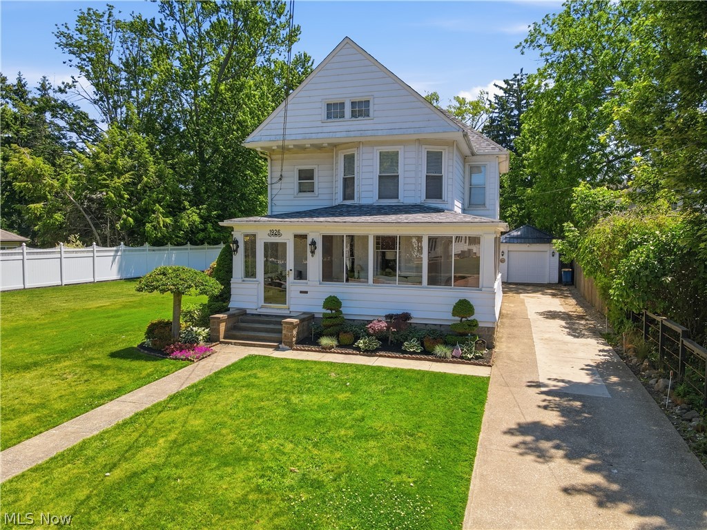 1926 Walnut Boulevard Property Photo 1