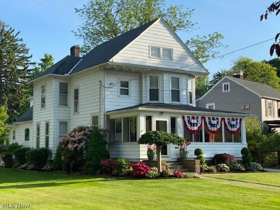1926 Walnut Boulevard Property Photo 2