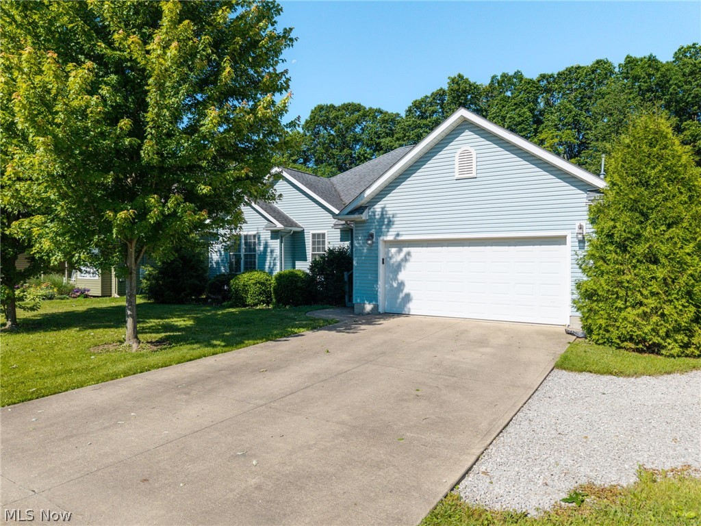 3029 Cinnamon Drive W Property Photo 1