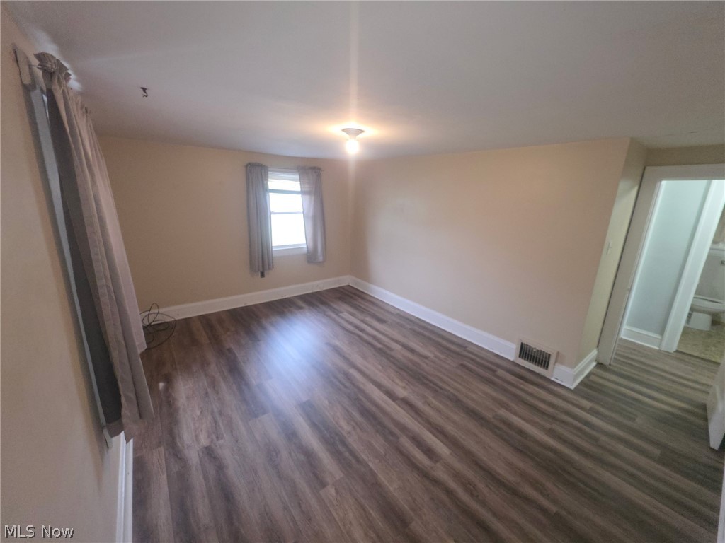 555 Wyandot Avenue Property Photo 8