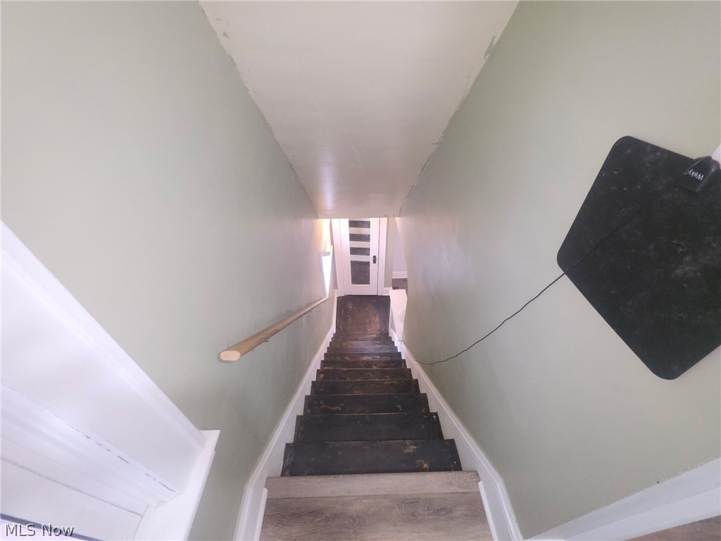 555 Wyandot Avenue Property Photo 11