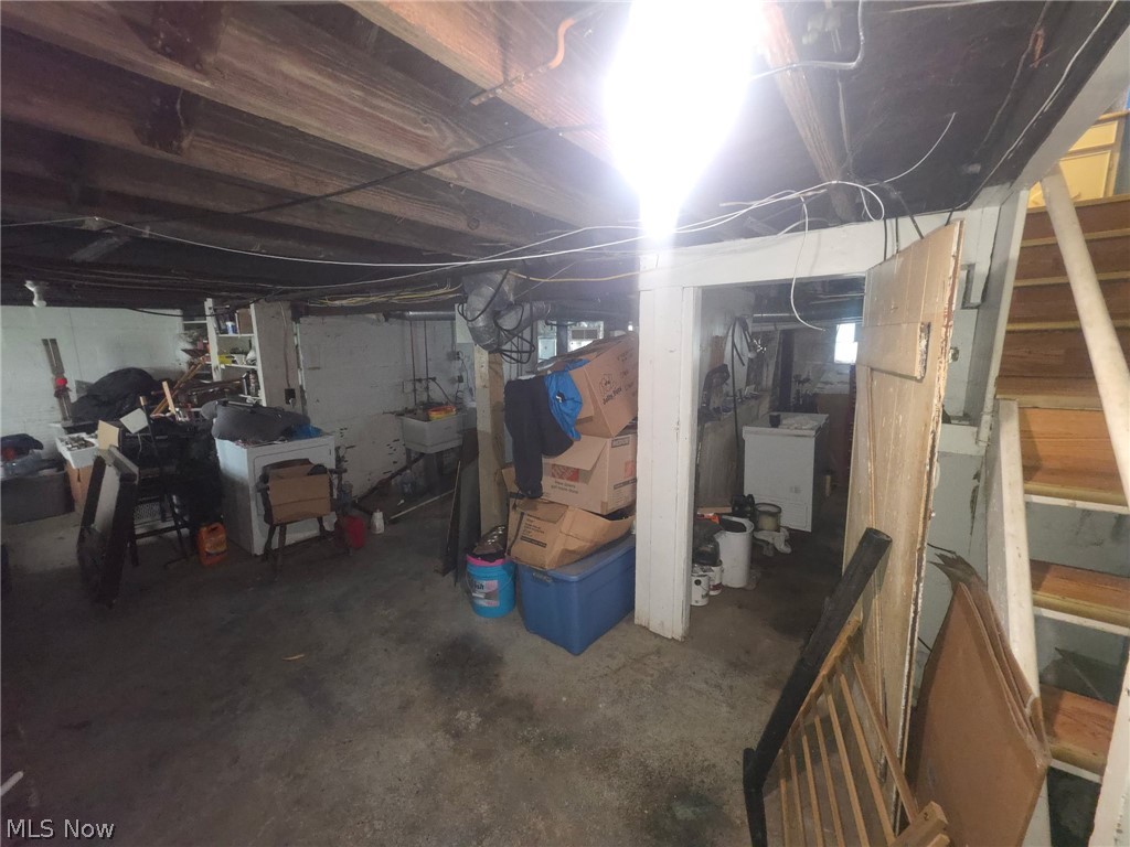 555 Wyandot Avenue Property Photo 14